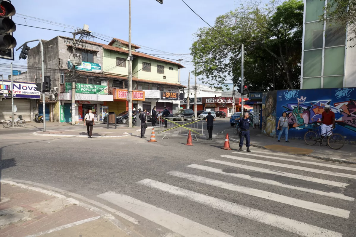 Cabo Frio inicia obra de asfaltamento e ordenamento na Avenida Ezio Cardoso da Fonseca, no Jardim Esperança — RC24H