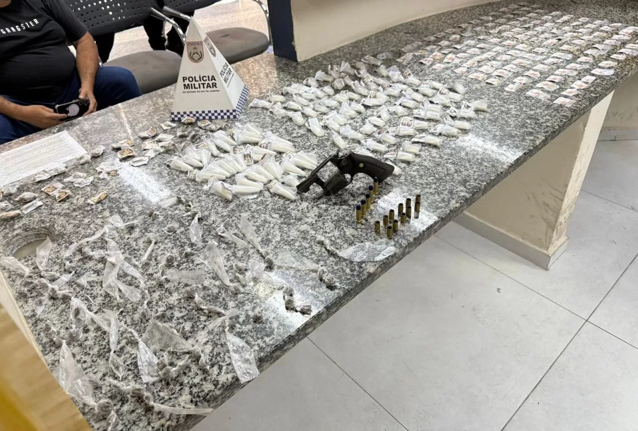 Adolescente é apreendido com drogas e arma após confronto em Cabo Frio — RC24H