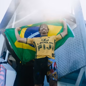 Yago Dora é campeão mundial da WSL pela primeira vez