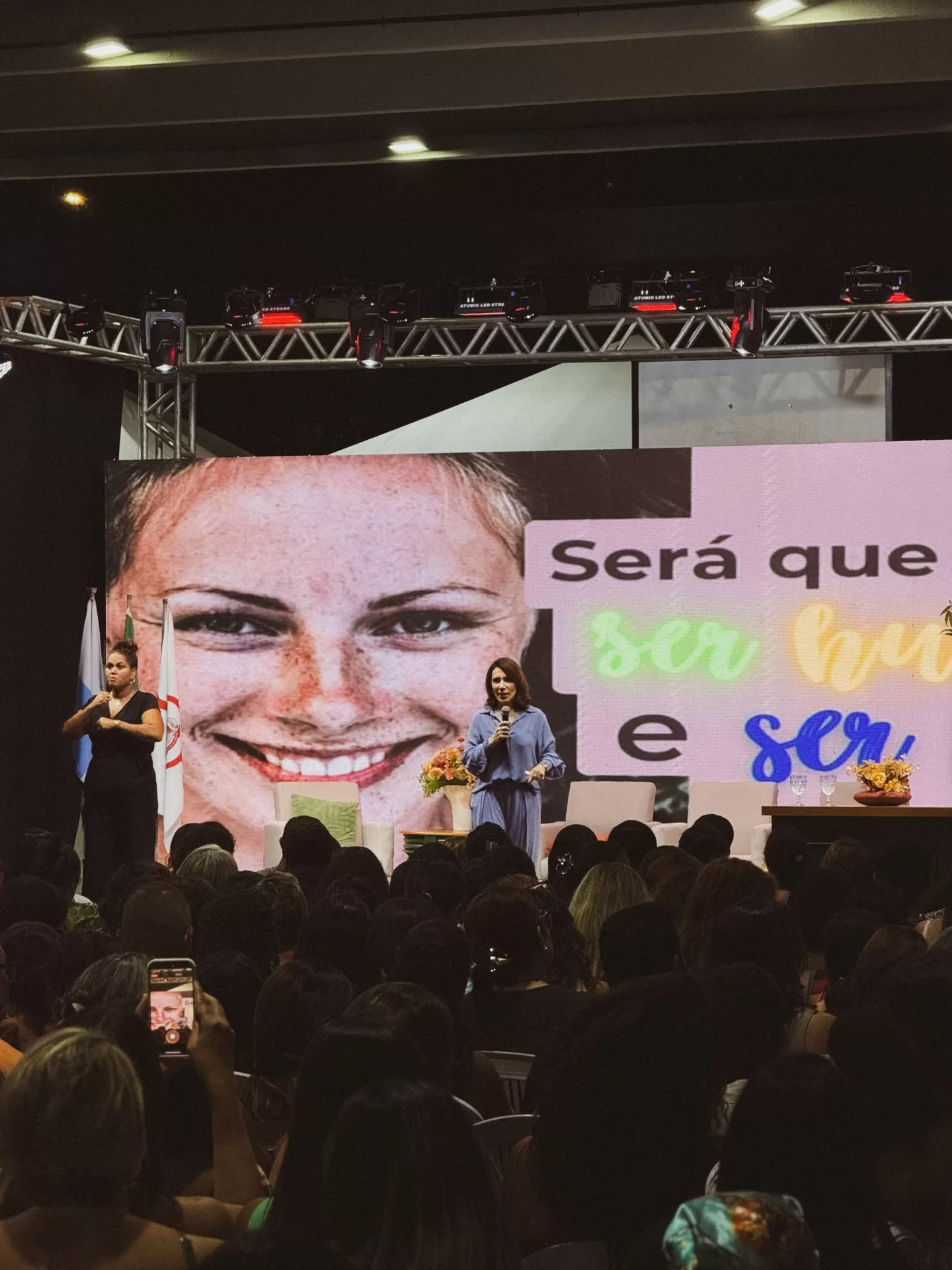 Arraial do Cabo abre ano letivo com palestra de Ana Beatriz Barbosa — RC24H