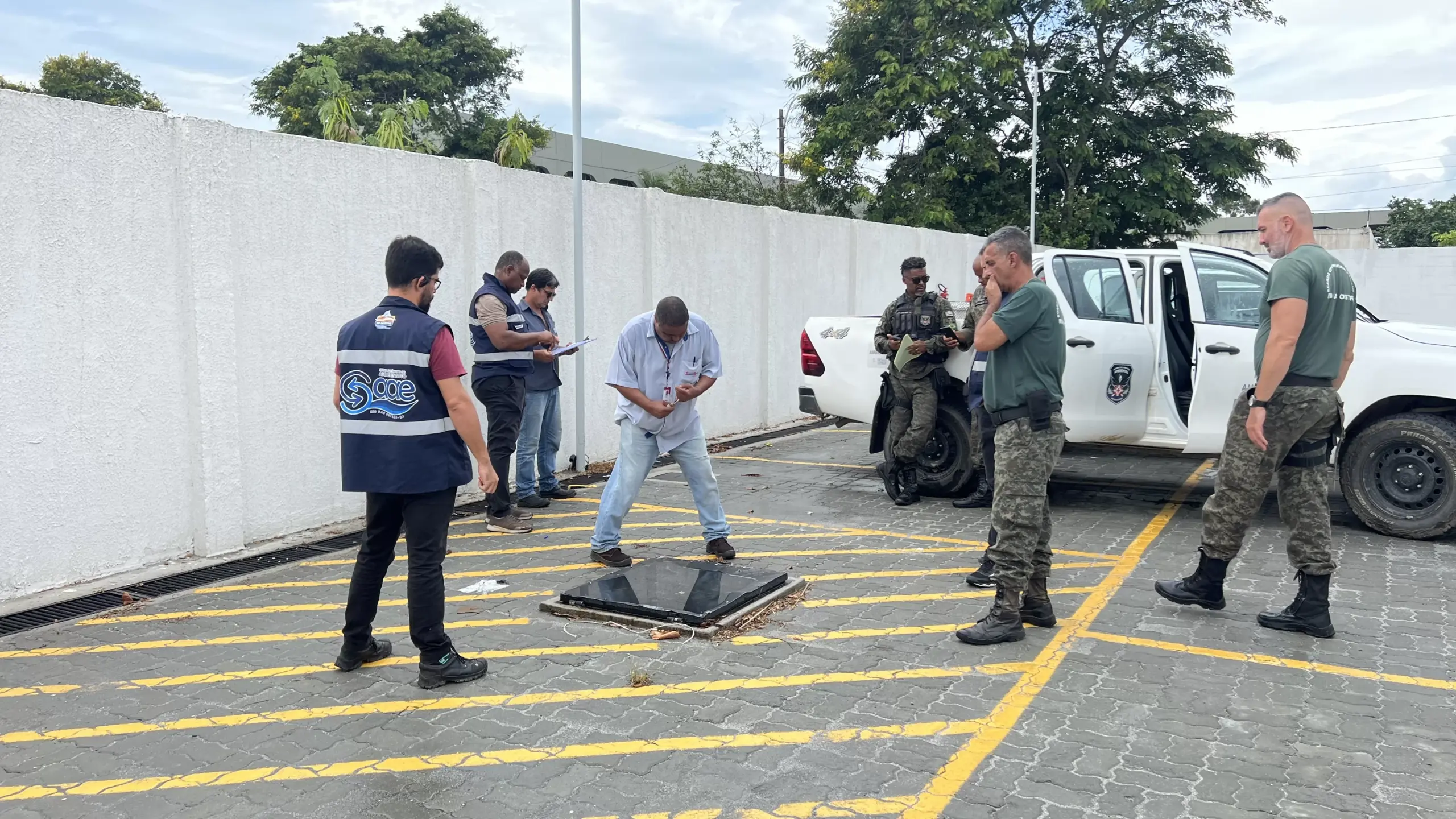 Supermercado é autuado por despejo irregular de esgoto em via pública de Rio das Ostras — RC24H