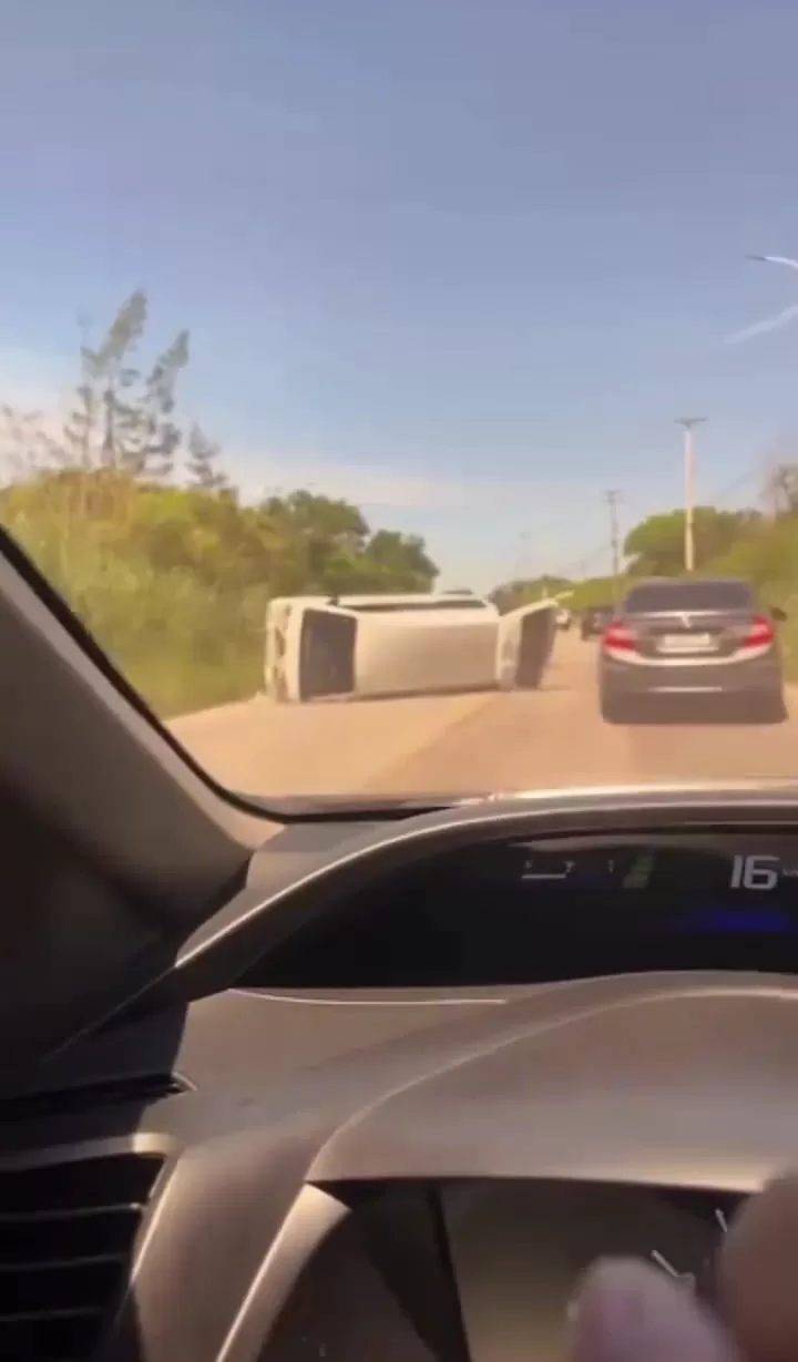 Acidente interrompe tráfego na Estrada de Praia Seca em Araruama — RC24H