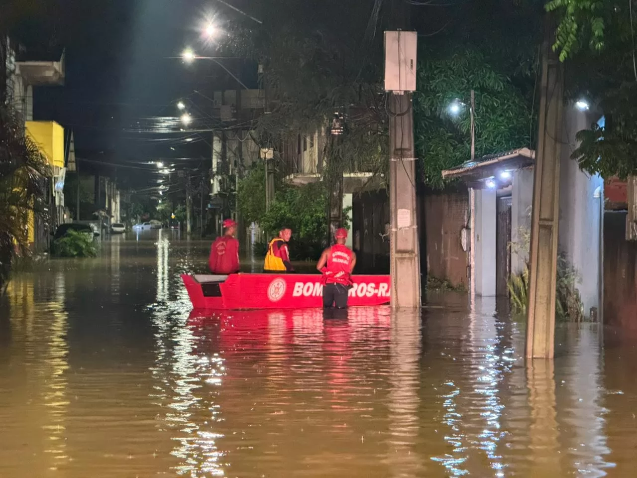 Chuvas fortes deixam Rio das Ostras em estado de atenção nesta sexta-feira (27) — RC24H