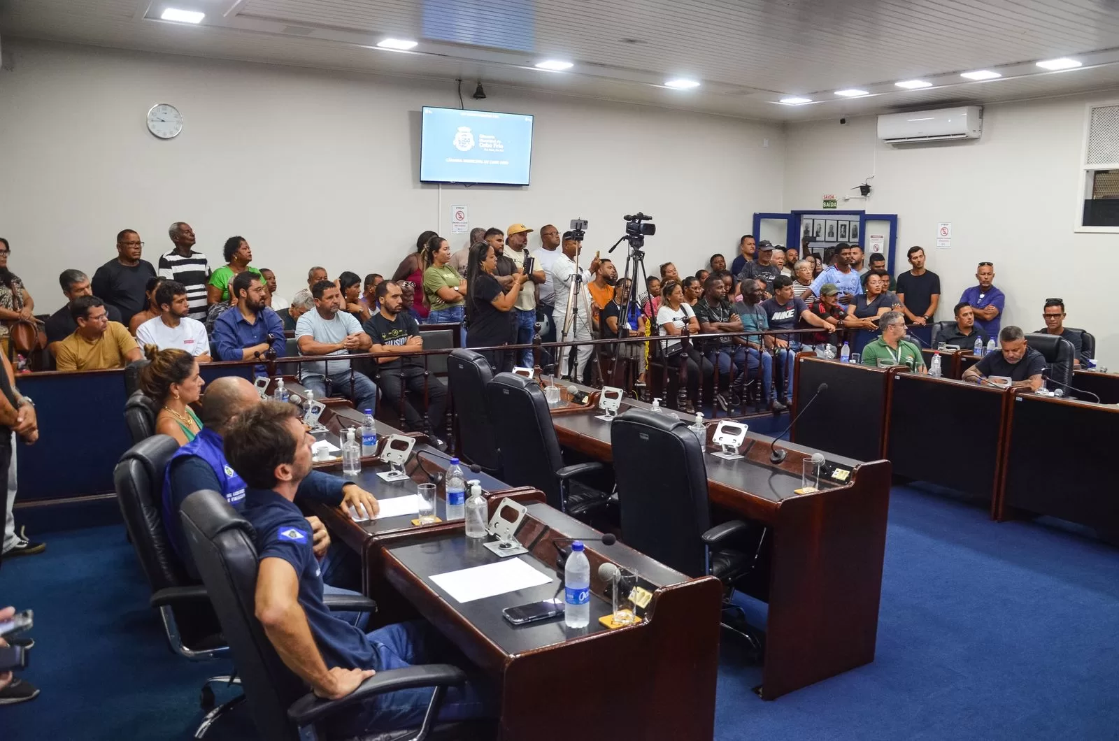 Câmara de Cabo Frio recebe grande participação popular em audiência sobre regras ao comerciante de praia — RC24H