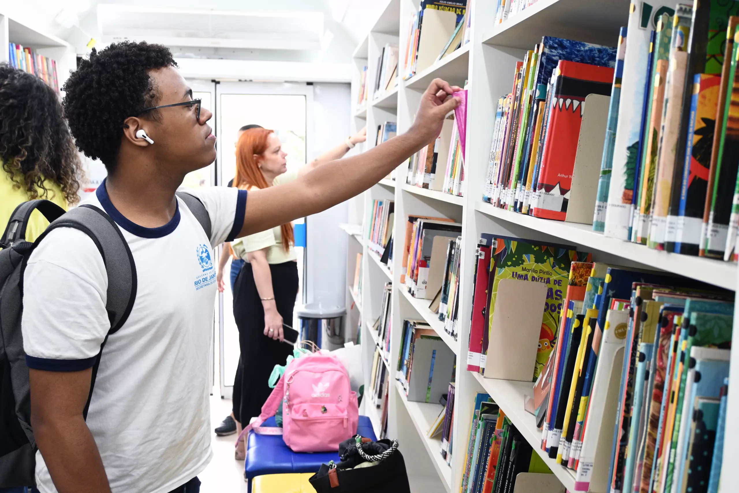 BiblioSesc retoma circulação e leva livros gratuitos a comunidades da Região dos Lagos — RC24H