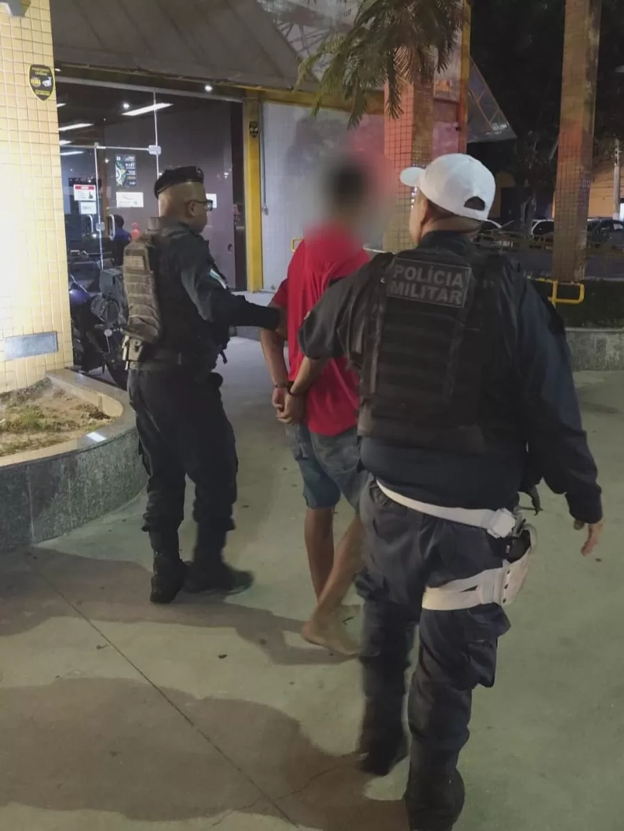 Elemento é preso após golpear mulher com faca em Monte Alto, distrito de Arraial do Cabo — RC24H