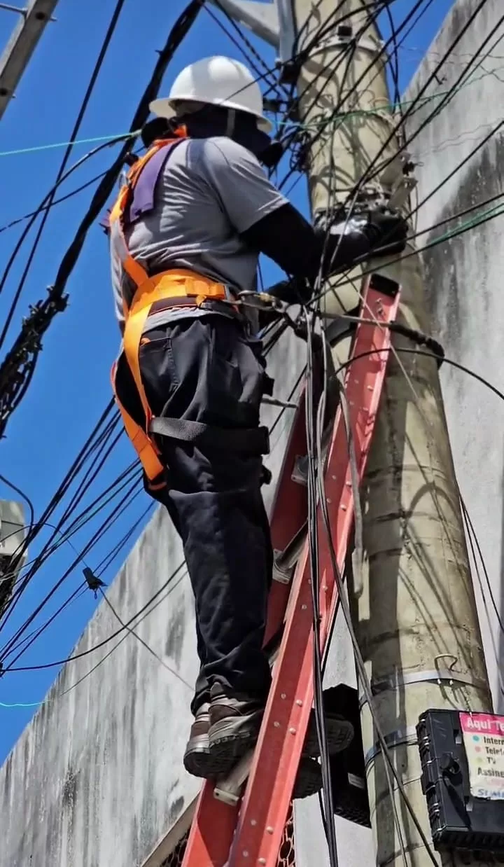 Programa Cidade Limpa remove 12 Km de fiação em Arraial do Cabo — RC24H