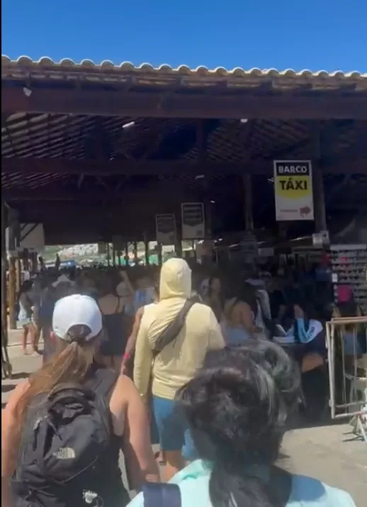 Turistas ocupam a Marina dos Pescadores e intensificam embarques em Arraial do Cabo — RC24H