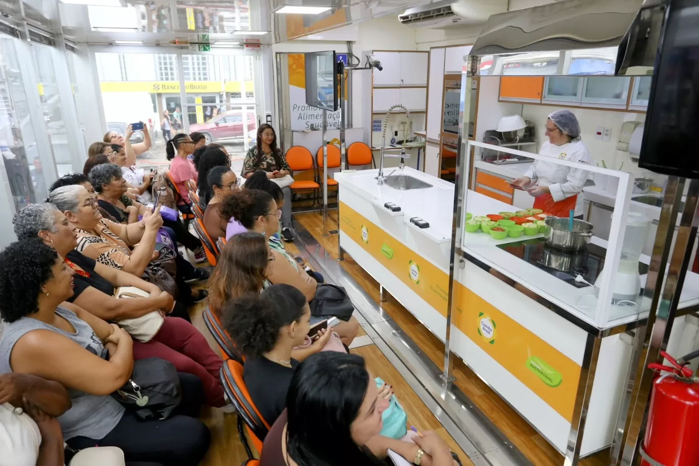 Projeto Saúde em Ação leva oficinas gratuitas de alimentação saudável para moradores de Búzios