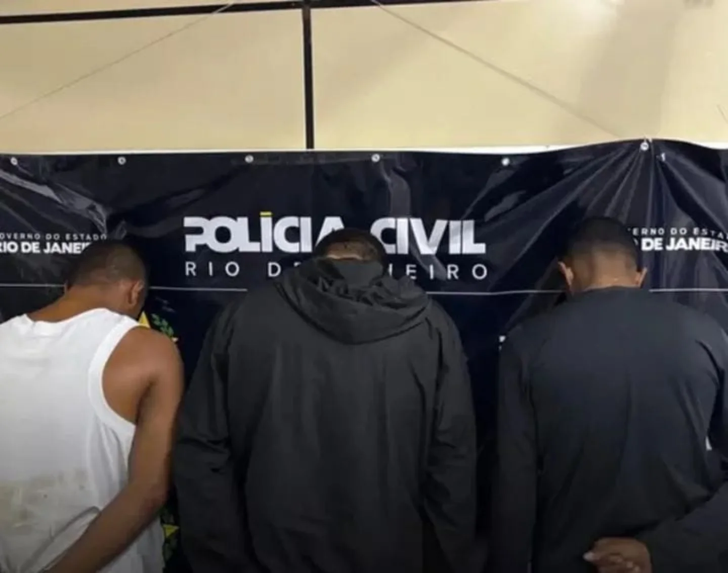 Três homens são presos por tráfico e porte ilegal de arma em operação da Polícia Civil em Búzios — RC24H