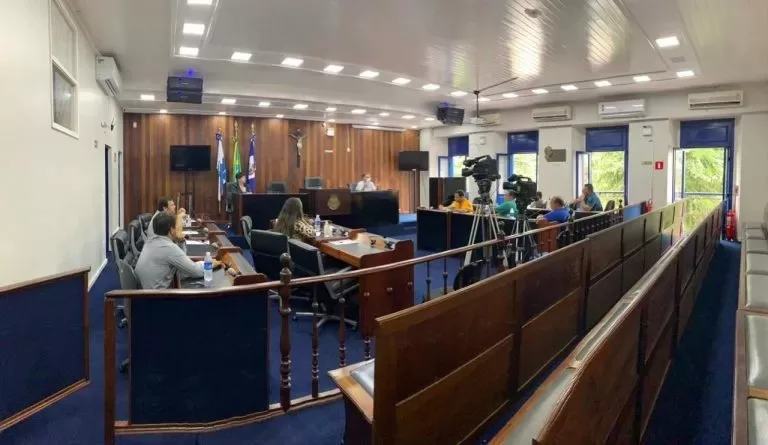 Câmara de Cabo Frio realiza audiência pública nesta quarta (25) sobre regulamentação de comerciantes de praia — RC24H