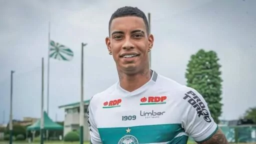 Coritiba suspende contrato de Alef Manga, condenado por esquema de apostas