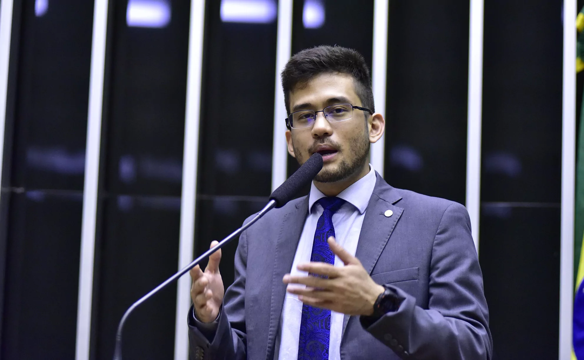 Kim questiona Ricardo Nunes por compra de árvores de natal