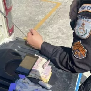 Ação policial no bairro Cláudio Ribeiro resulta na detenção de suspeitos por tráfico | Rio das Ostras