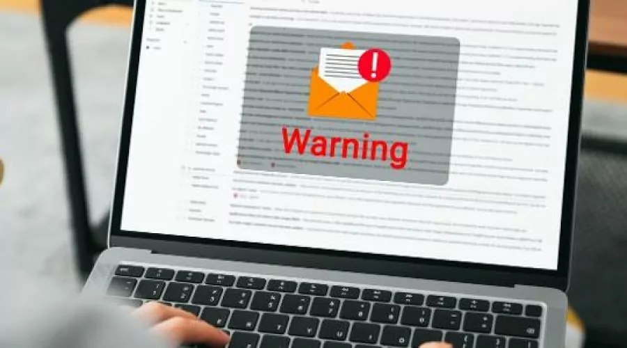 Emails fraudulentos ficam mais sofisticados com a ajuda da Inteligência Artificial