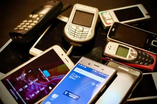 5 celulares antigos e populares que completam 20 anos em 2024