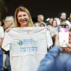 Afastada, prefeita de Saquarema pede que servidores não se demitam | Saquarema