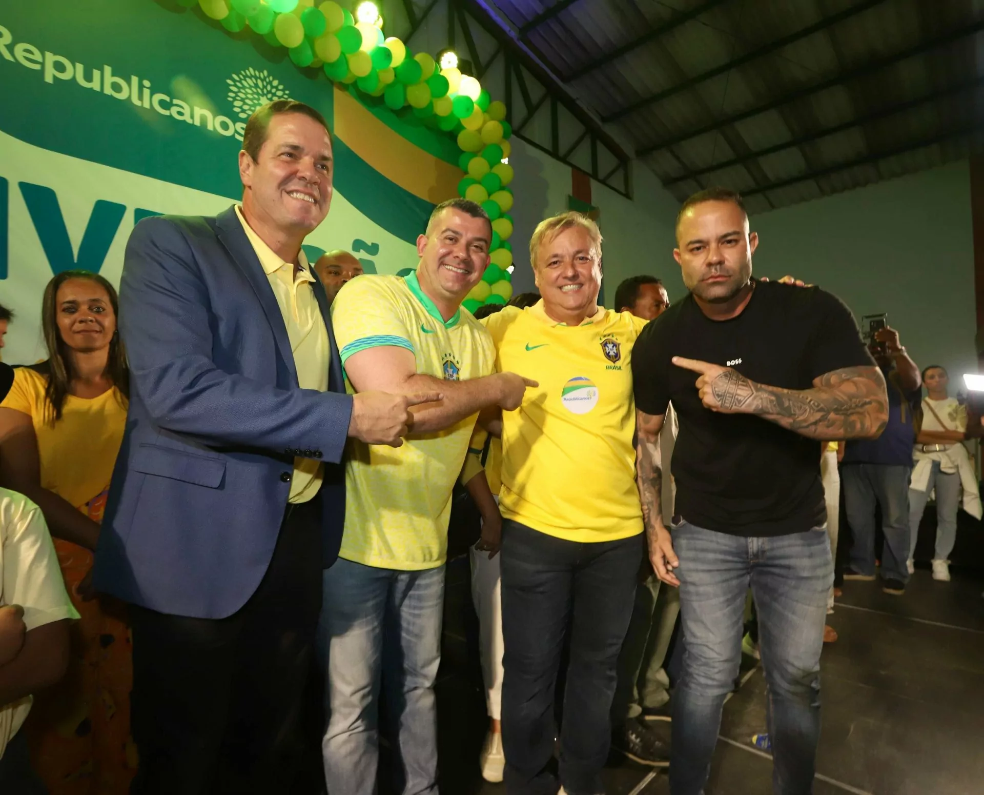 Búzios: Alexandre Martins apresenta Leandro da Rasa como vice durante evento oficial Guia Região dos Lagos 3 Estiveram presentes o Secretário de Estado de Defesa do Consumidor Gutemberg Fonseca, além dos Deputados Estaduais Filippe Poubel e Alan Lopes - Ascom
