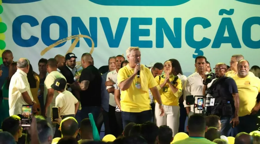 Búzios: Alexandre Martins apresenta Leandro da Rasa como vice durante evento oficial