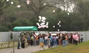 Balões e palmas na despedida da pequena Maria Flor, de Maricá | Enfoco