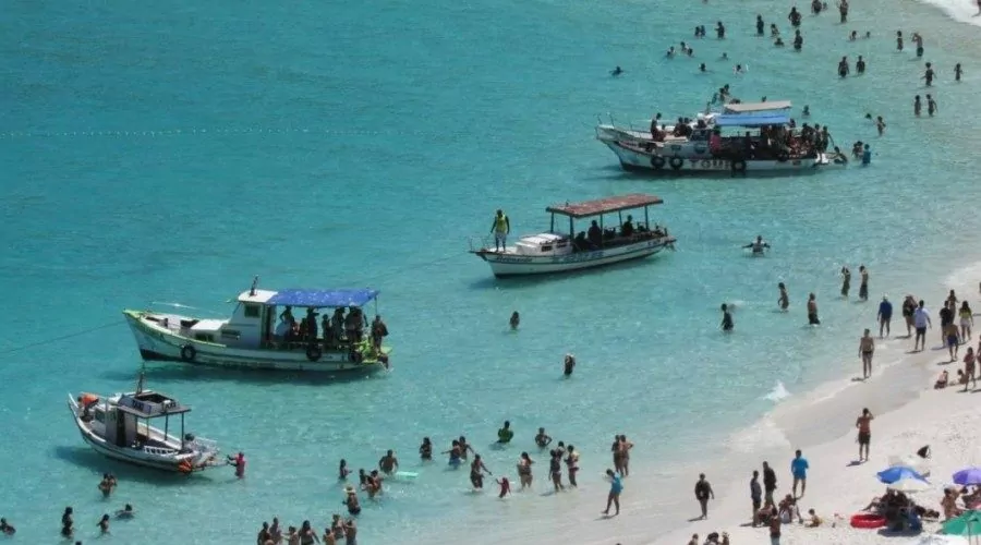 Arraial do Cabo: Marinha do Brasil barra desembarque nas Prainhas do Pontal do Atalaia indefinidamente