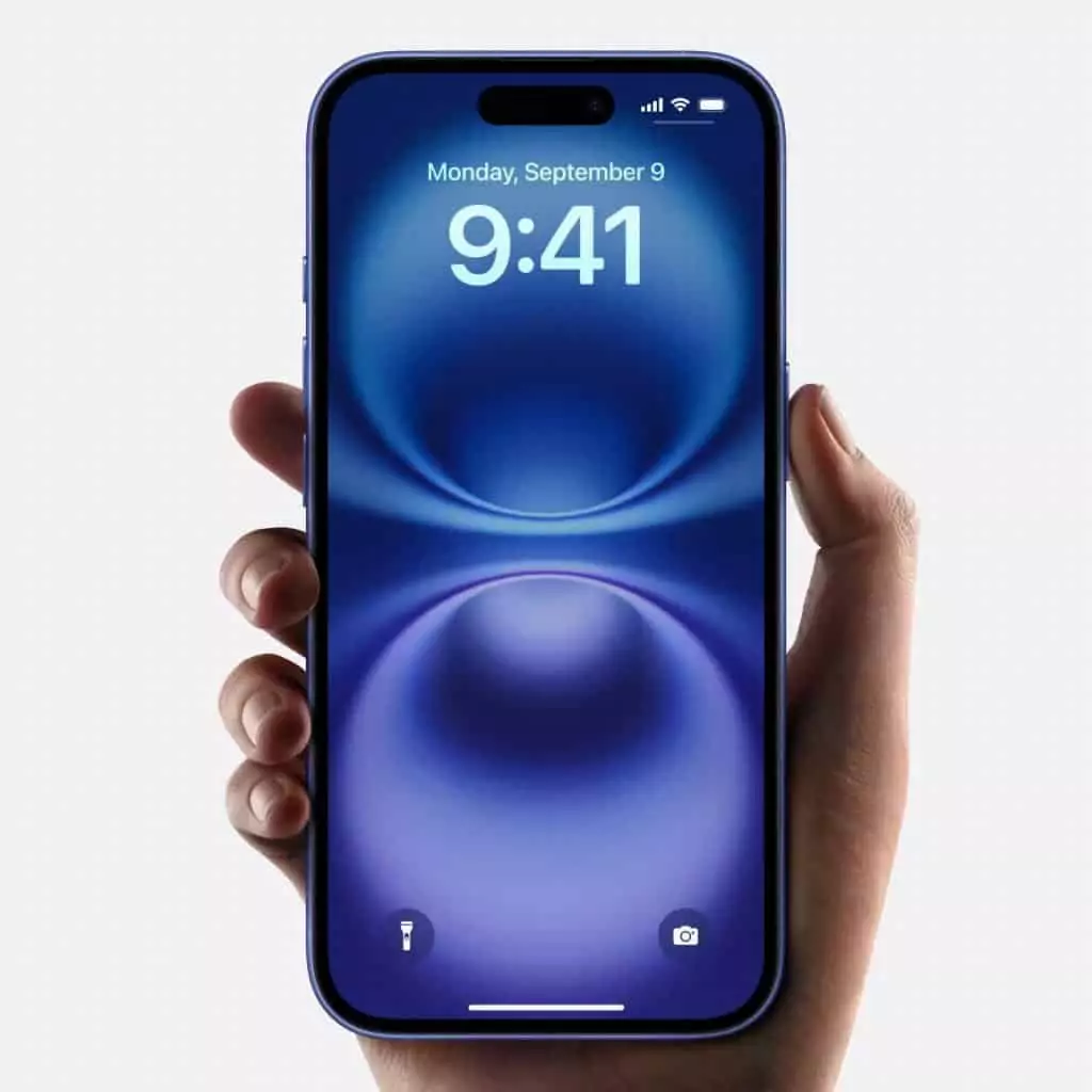Compensa adquirir o iPhone 16 no Brasil ou nos EUA? Confira a comparação. Guia Região dos Lagos 3 iPhone 16 em uso