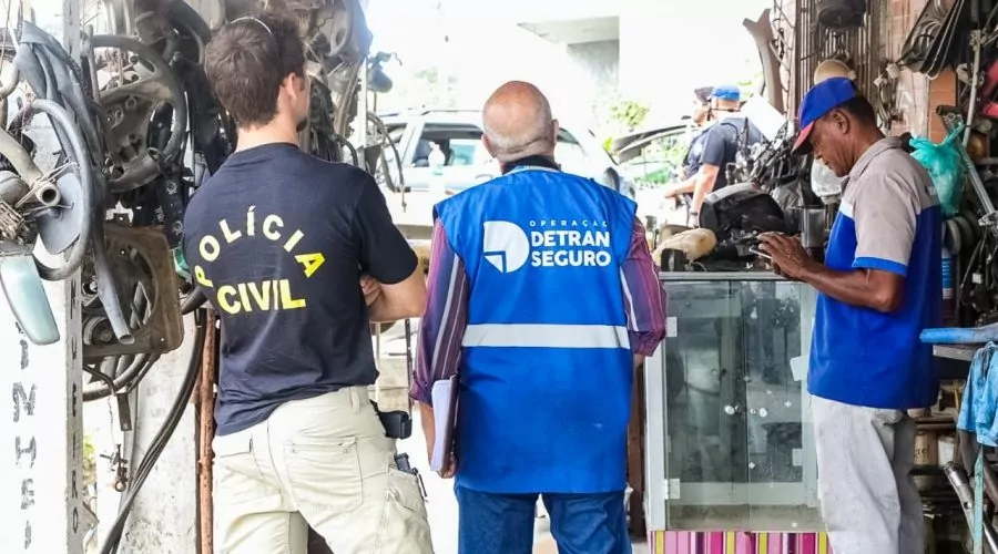 Ação Desmonte fecha ferro-velho em Araruama na estreia na Região dos Lagos