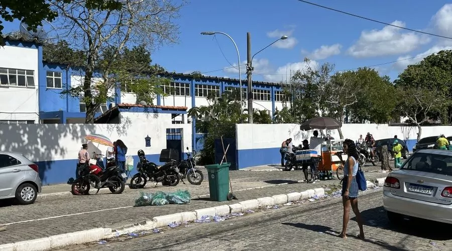 Cabo Frio: Filas longas, denúncias de problemas e falta de organização