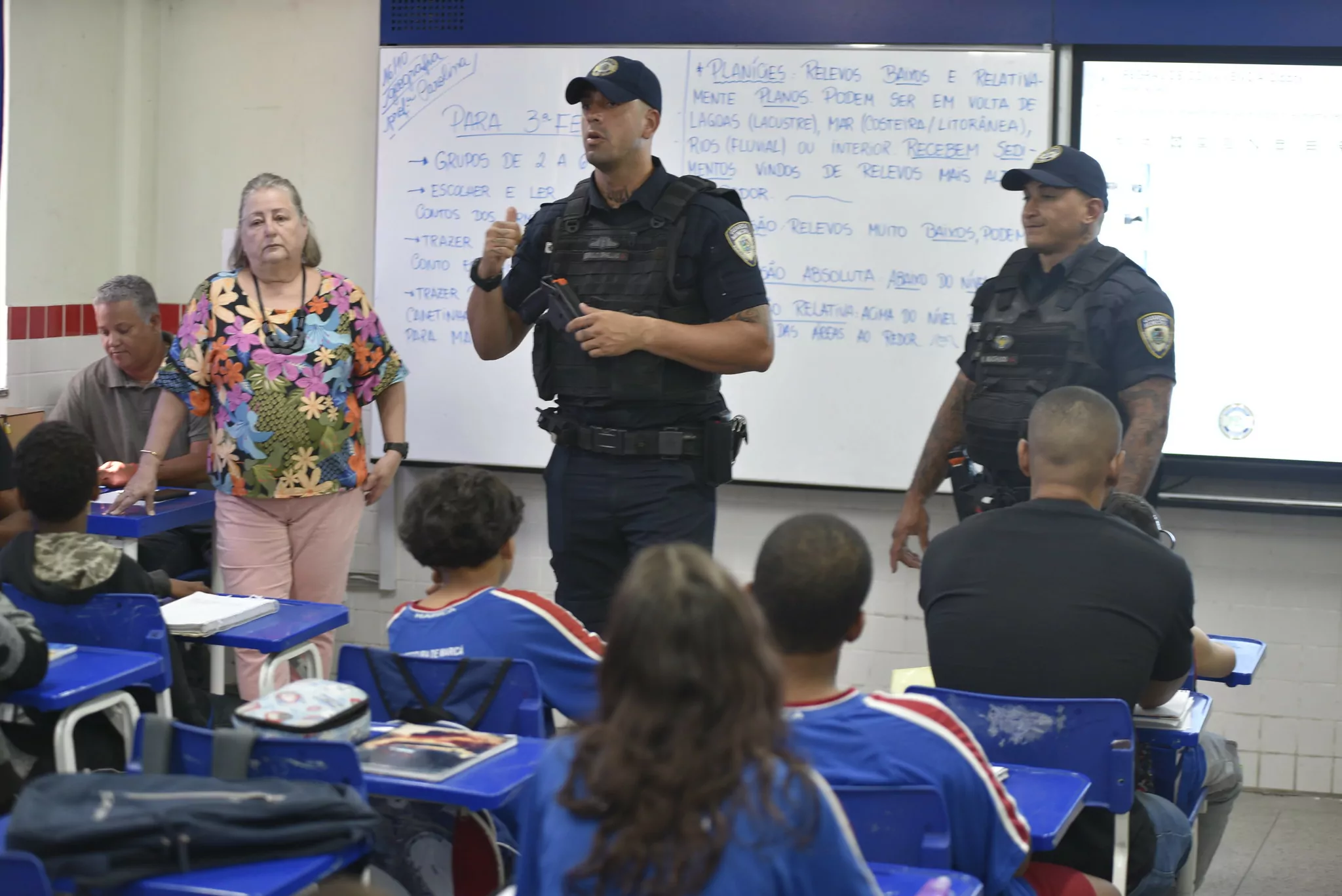 Guardas municipais de Maricá fazem palestra sobre bullying na rede de ensino