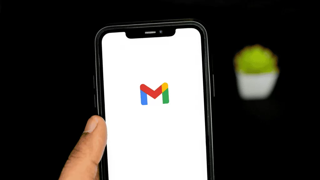 Ilustração de conta Gmail em um celular Conta Gmail em celular