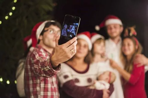 6 dicas para ajustar a câmera do celular e tirar lindas fotos no Natal