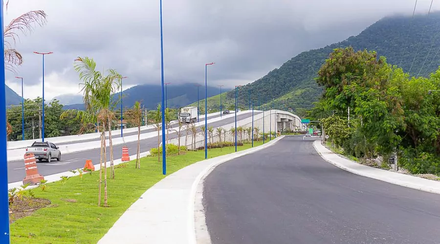 Maricá: Prefeitura de Maricá abre viaduto Leonel Brizola na RJ-106