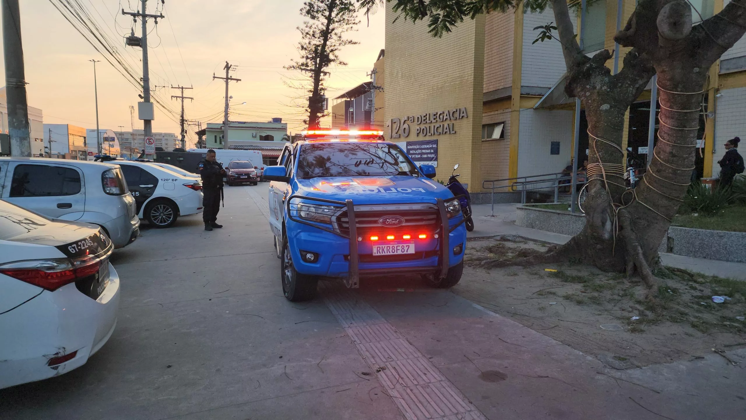 Última morte do domingo: Homem é executado e mais dois são baleados durante o último domingo do ano em Cabo Frio