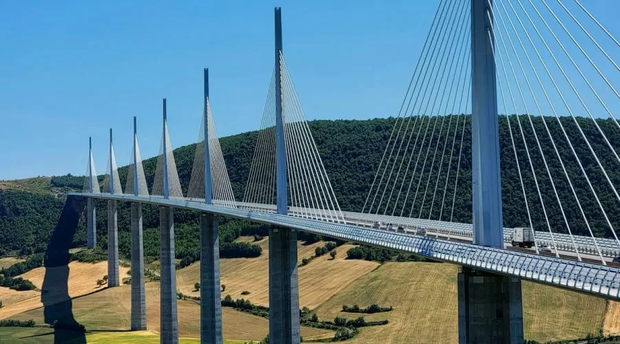 Ponte mais alta do mundo diminui toneladas de poluição ambiental