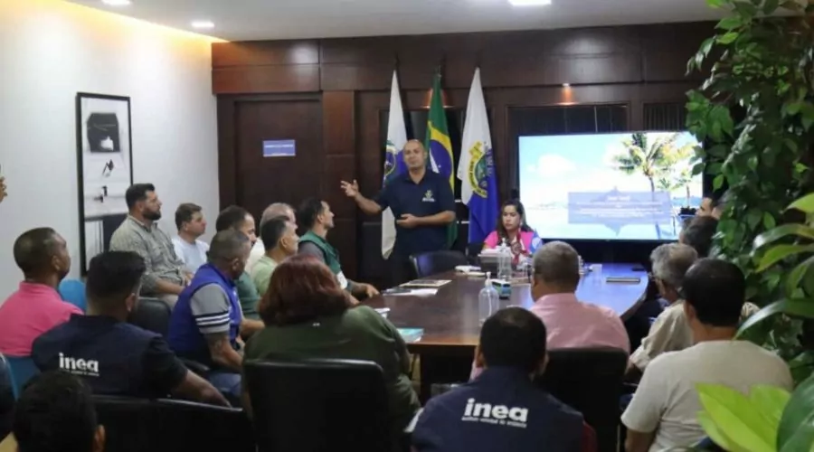 Araruama: Prefeito de São Pedro da Aldeia se encontra com representantes da região na Lagoa de Araruama para trabalho conjunto