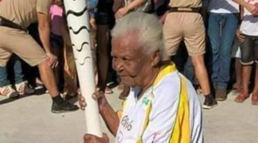Búzios: Morre Dona Eva, líder dos Quilombolas e símbolo da cidade