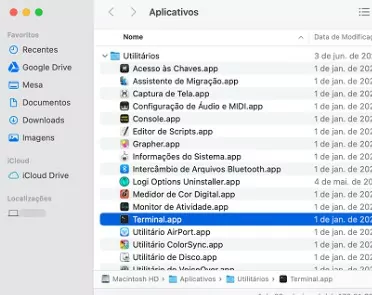 Acessando a aplicação Terminal no MacBook