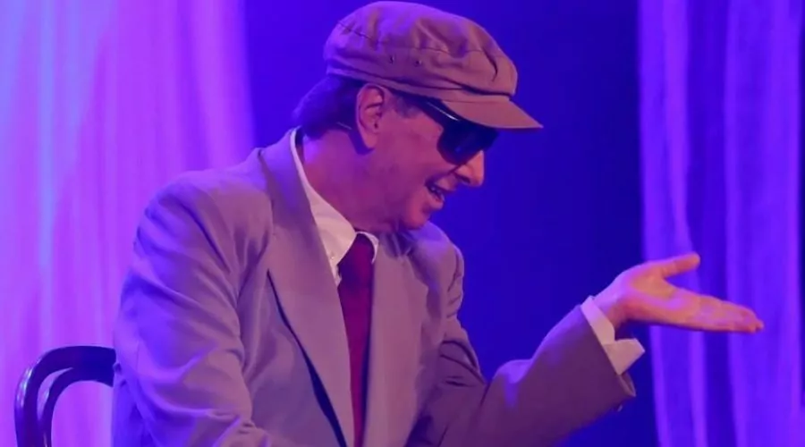 São Pedro da Aldeia: Teatro Dr. Átila Costa apresenta Chico Xavier em Pessoa