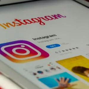 Apple e Meta são multadas em mais de R$ 4 bilhões na UE por violarem regras de antimonopólio | Tecnologia