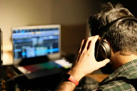 MusicFX: como usar a IA para criar músicas pelo Google
