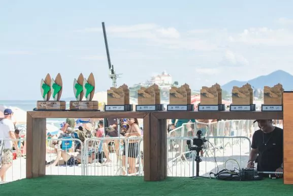 Festival de Surfe em Saquarema movimenta a economia, consagra talentos e celebra o legado de Leo Neves