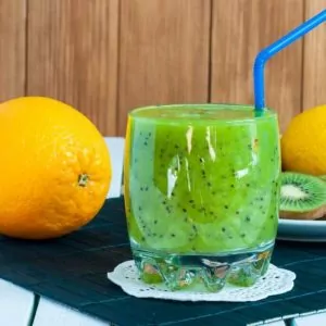 7 sucos cítricos para ajudar a controlar a pressão alta