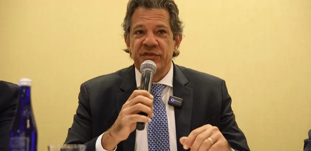 Helton Simões Gomes