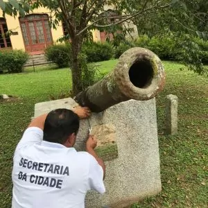 Canhão histórico do Forte São Mateus é repatriado para Cabo Frio após 72 anos