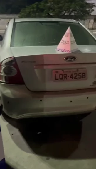 Carro roubado é recuperado pelo CPRv durante patrulhamento na Avenida Wilson Mendes, em Cabo Frio