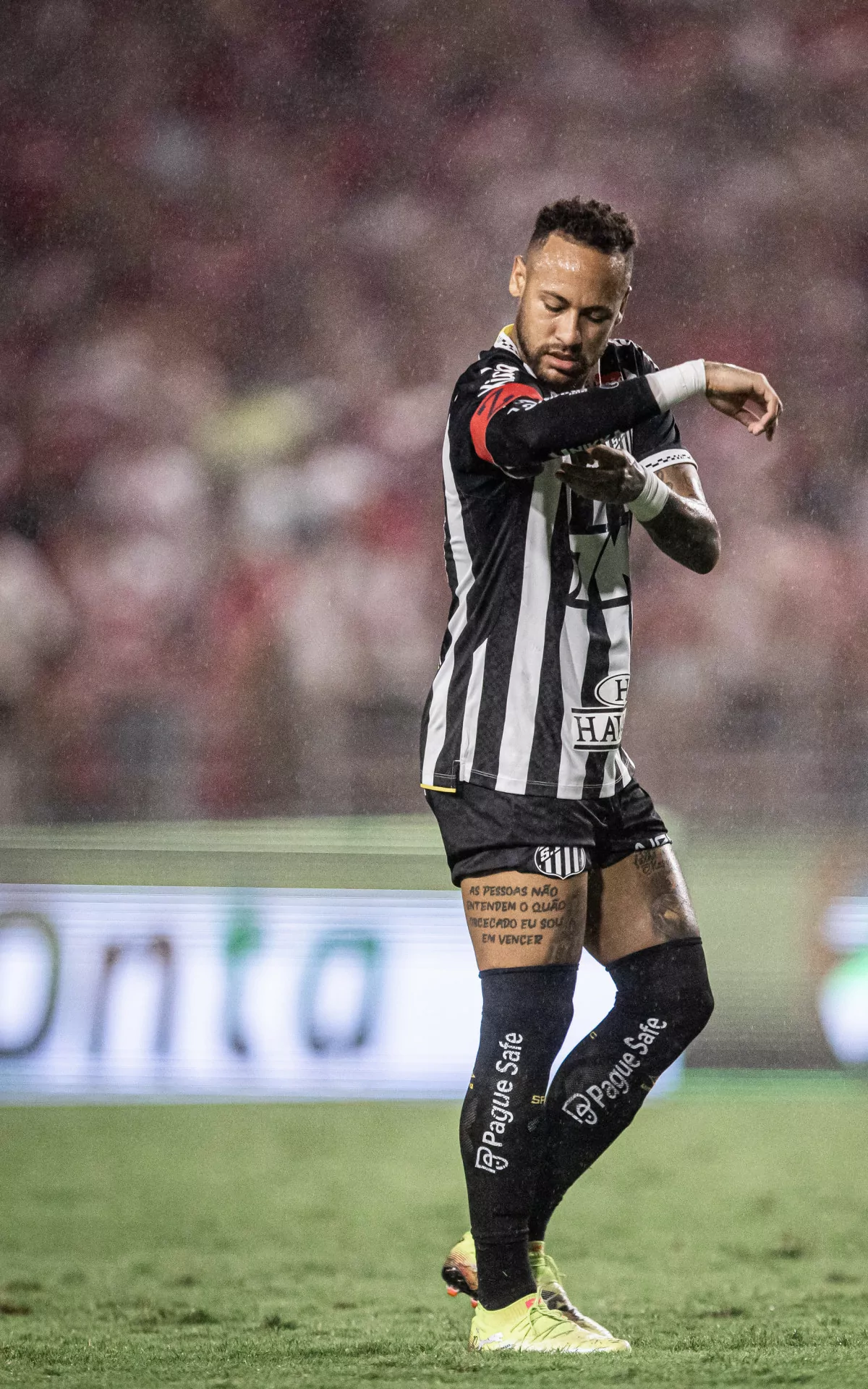 JÁ VAI, NEY? Eliminação abala Neymar, que põe renovação com o Santos em xeque: 'Não sei'