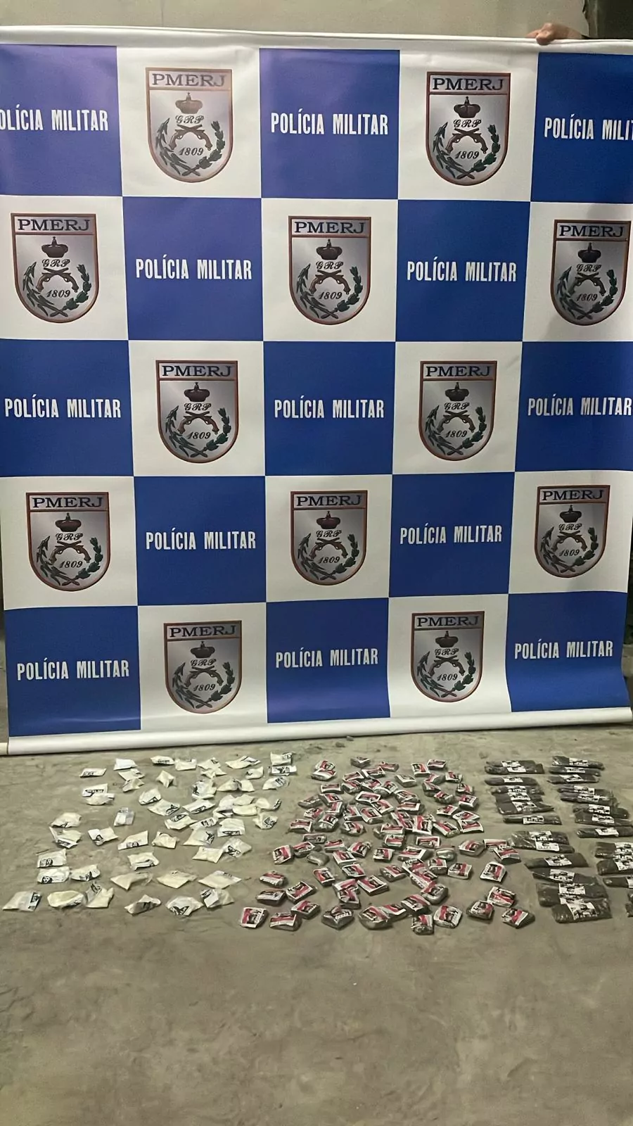 Patamo frustra ação do tráfico e apreende carga de drogas abandonada em São Pedro da Aldeia após denúncia anônima