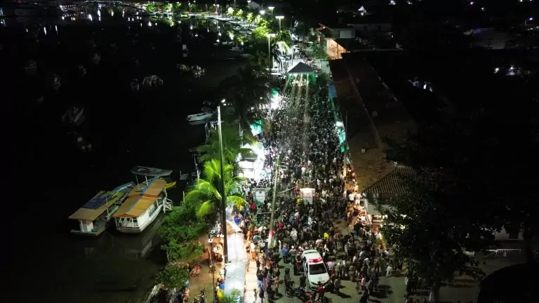 Portinho Boêmio volta com força total e reúne mais de 30 mil pessoas em Cabo Frio