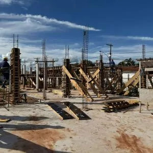 Prefeitura de Saquarema avança com obras de complexo de educação e creche, respectivamente em Jaconé e Vilatur