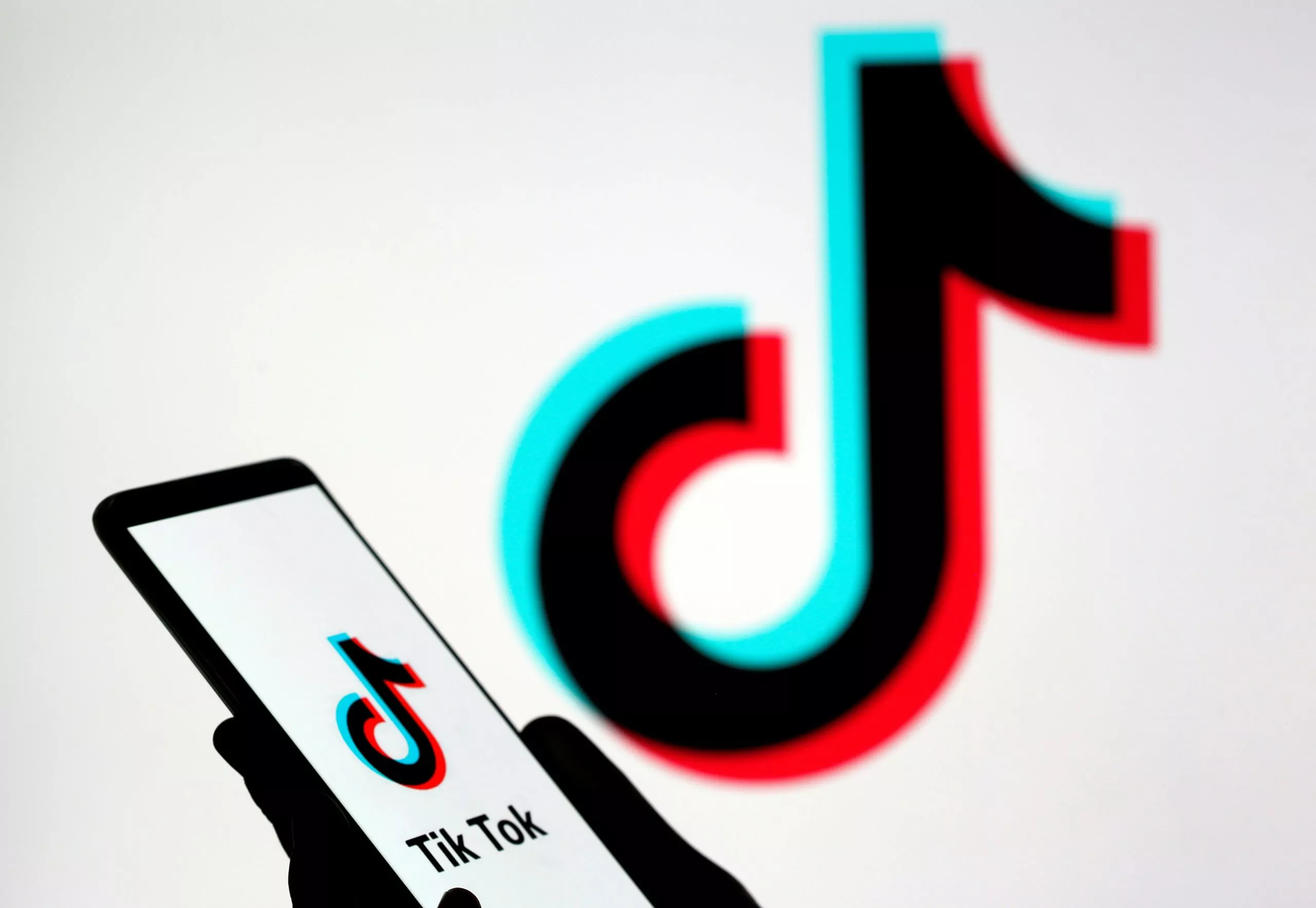 TikTok é multado em R$ 3,4 bilhões na UE por transferir dados de usuários para a China | Tecnologia